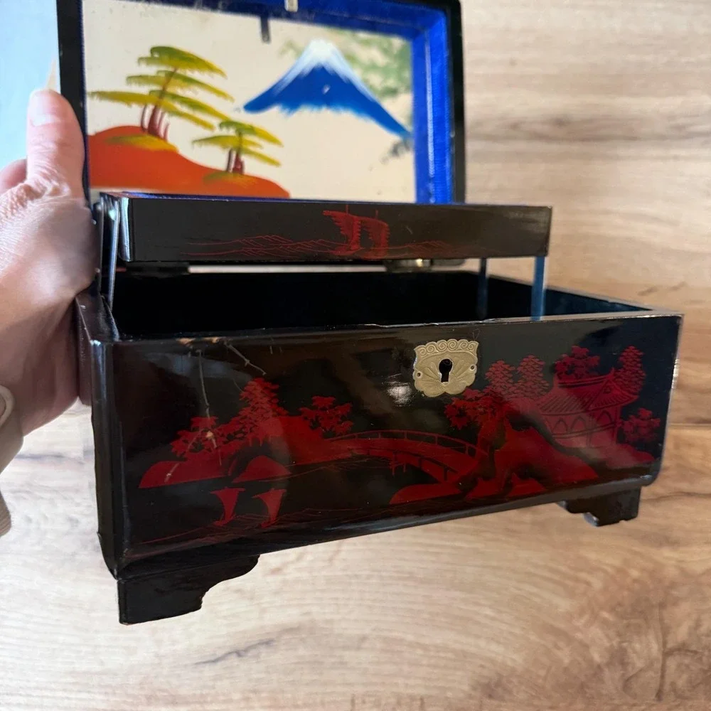 Vintage Japanese Lacquer Jewelry Box Mt Fuji Mother of Pearl Inlay no Music